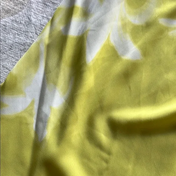 Calvin Klein Lemon Yellow  Sleeveless Pleated Blouse with Mandarin Collar - Picture 4 of 11